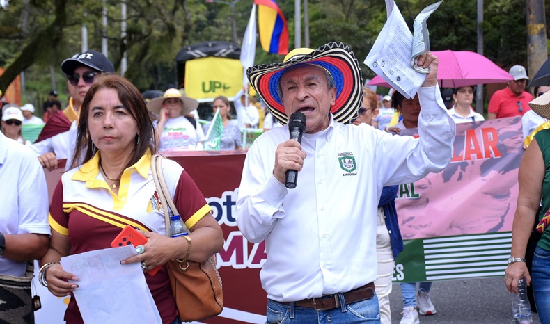 1200 manifestantes