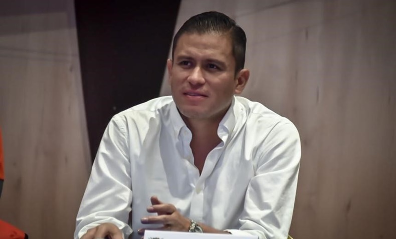 vera renuncia