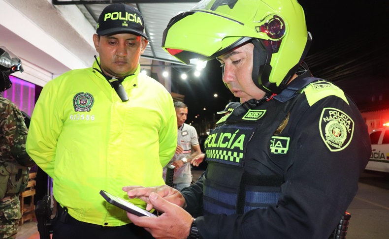 policias tra