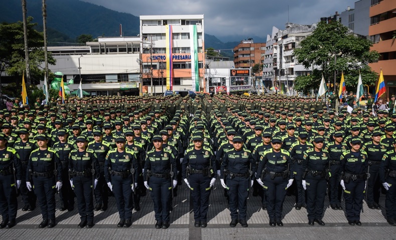 llegaron policías