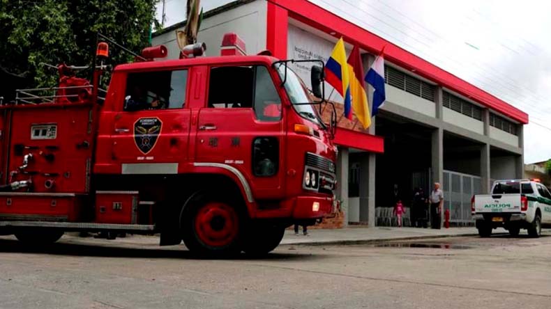 Bomberos en el Guamo