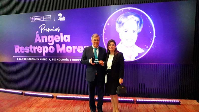 Premio Hernando Hernandez