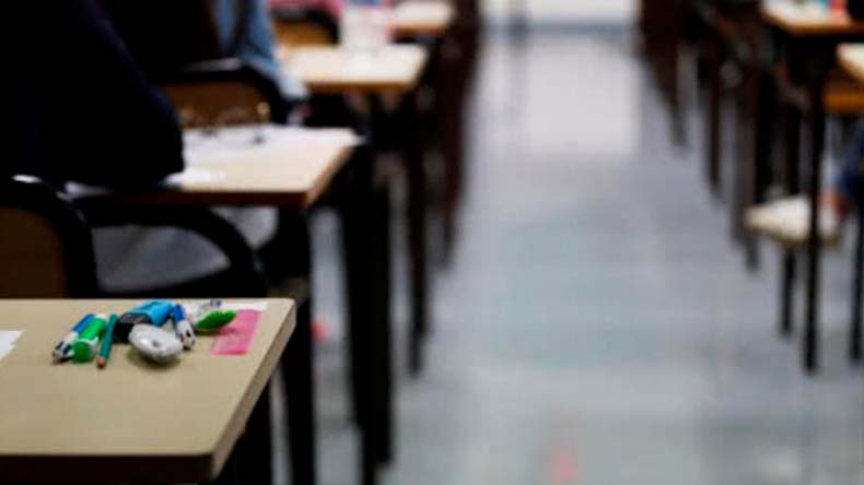 Dos docentes amenazados por mes