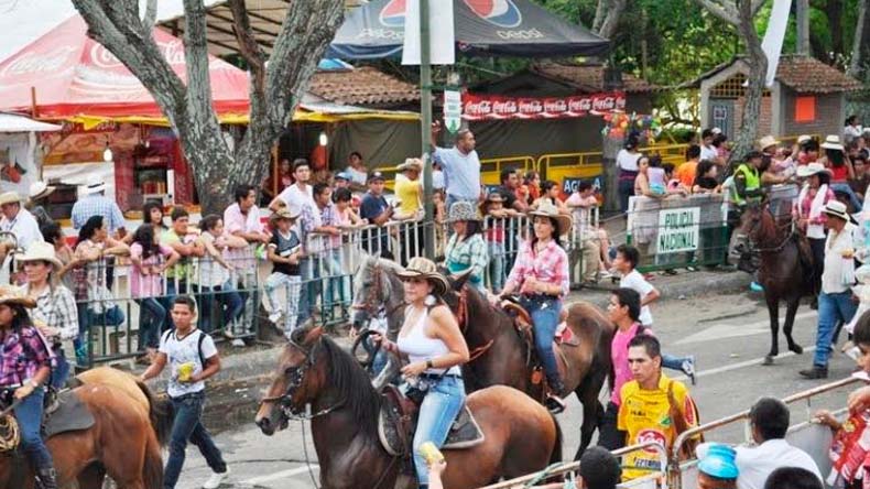 Polemica cabalgata