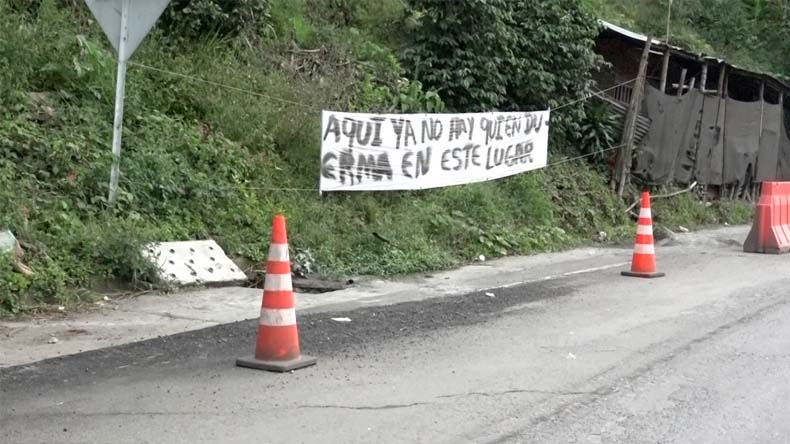 Familias bloquean cajamarca