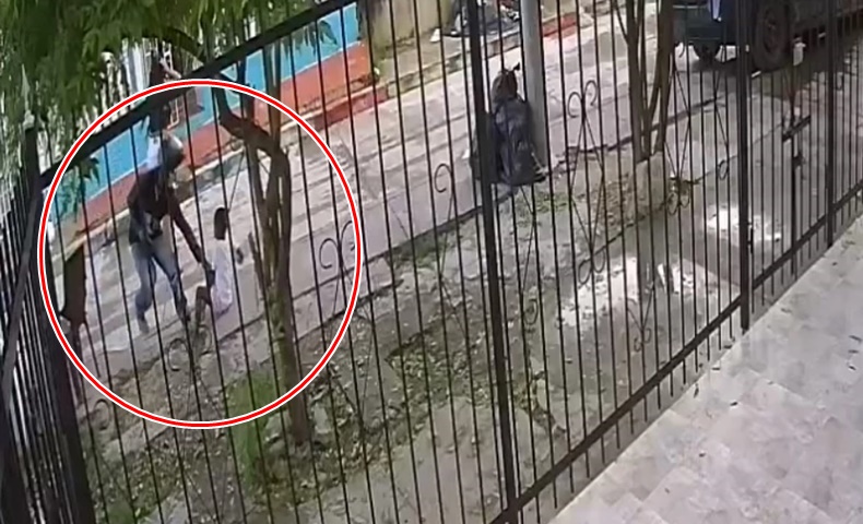 Niño agredido en la calle