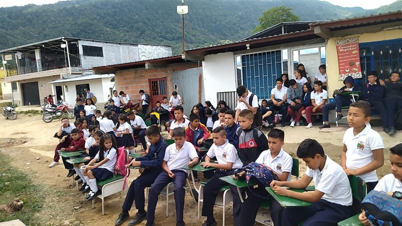 Protesta Niños saldaña 1