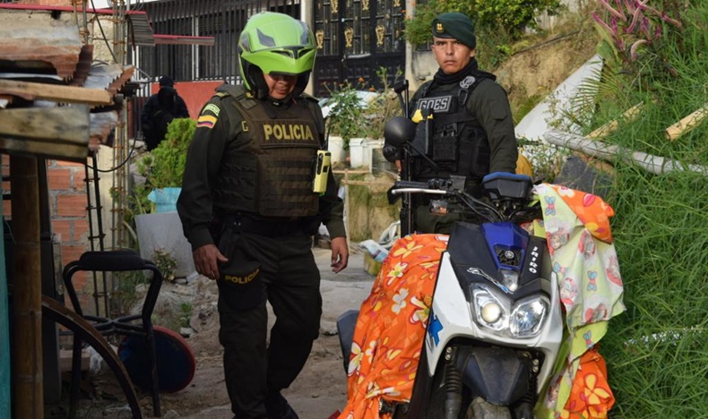 Policía invasión