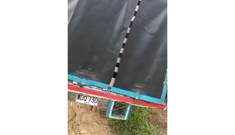 Camión quemado