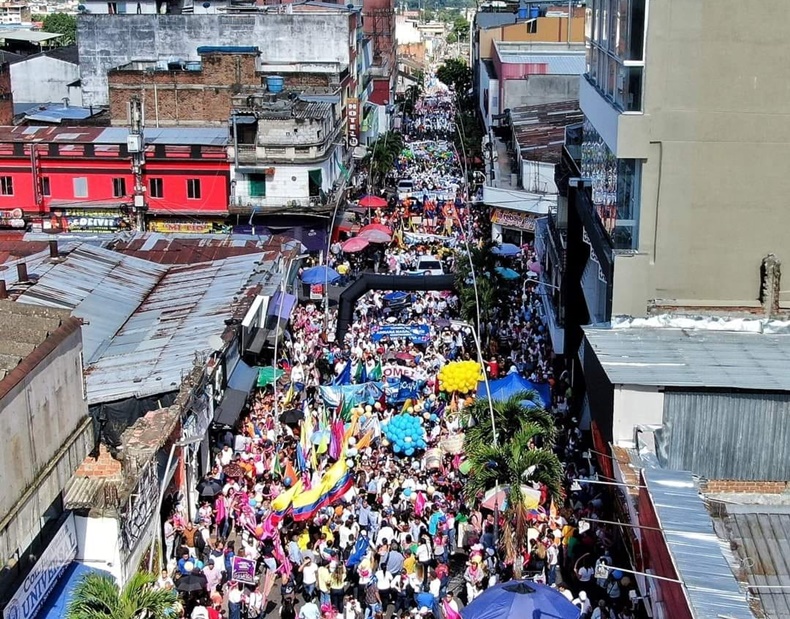 mucha gente