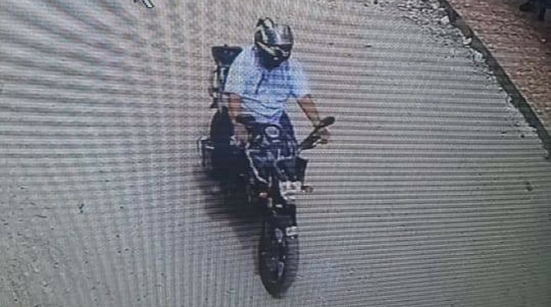 sujeto en moto cámaras