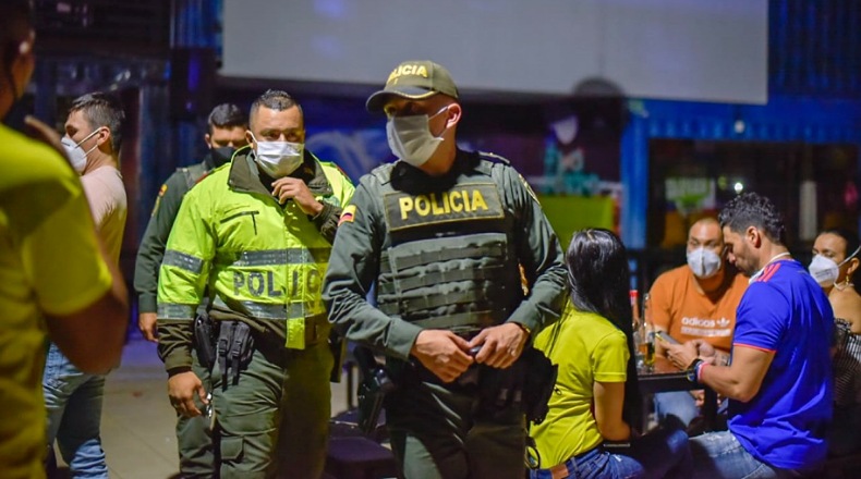 policias bares