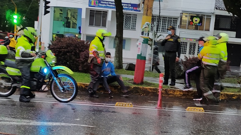 Policía coge n el paro